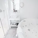 Bliss Boutique מלון