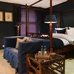 The Saints Bliss Hotel Breda
