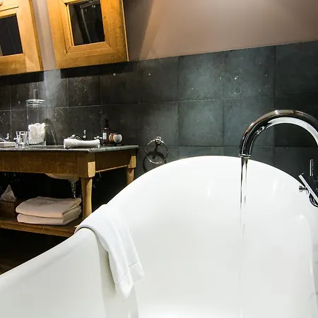 布利斯精品酒店